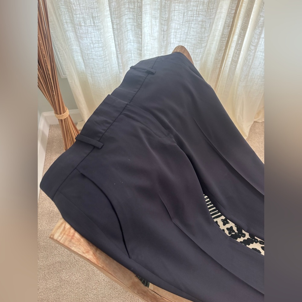 Theory Dark Navy Testra Pants in Good Wool Size 2 Tapered Slim Fit - Like New! - Picture 9 of 9